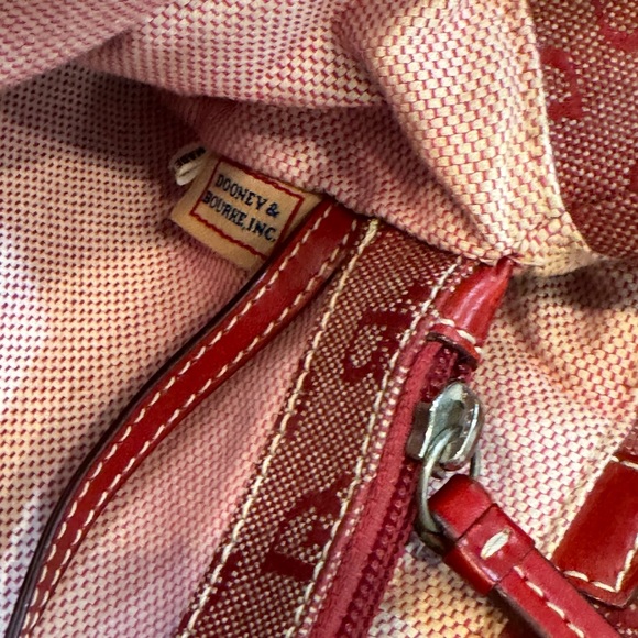 ❤️DOONEY & BOURKE RED SIGNATURE SATCHEL! - Picture 9 of 9